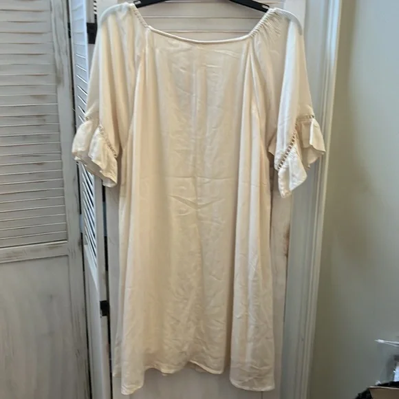 NWT/ Umgee Mid Length Bohemian Cream knee length flowy dress, all seasons! ❤️ - Picture 7 of 10